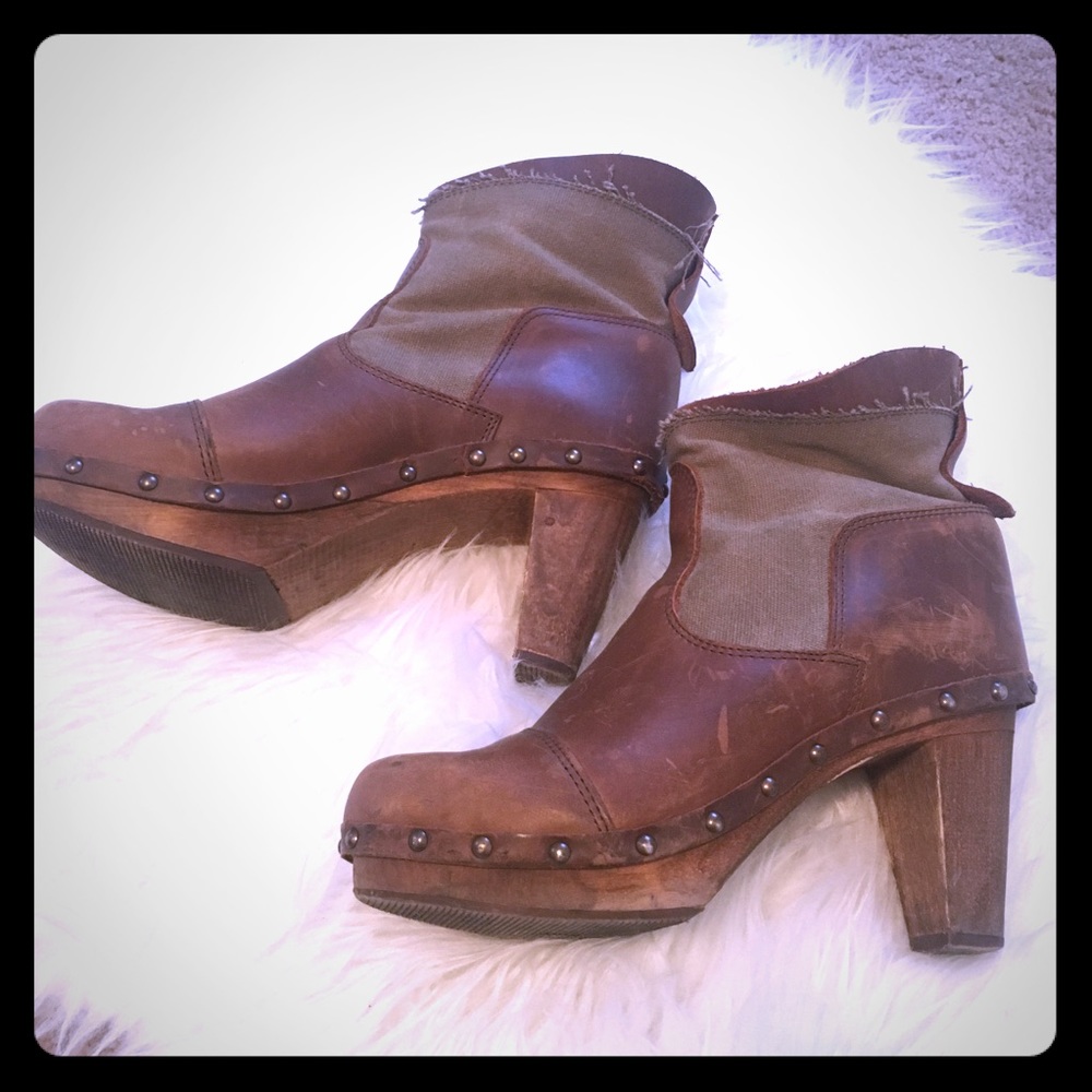 Heeled clog booties